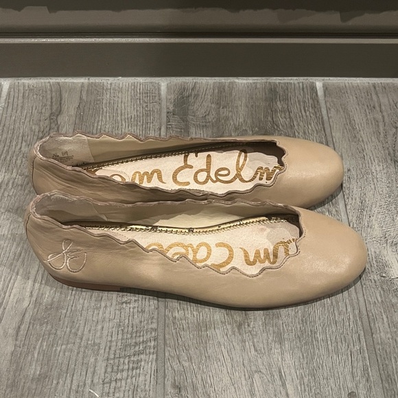 Sam Edelman Beige Scalloped Flats size 7 1/2 - Picture 2 of 9